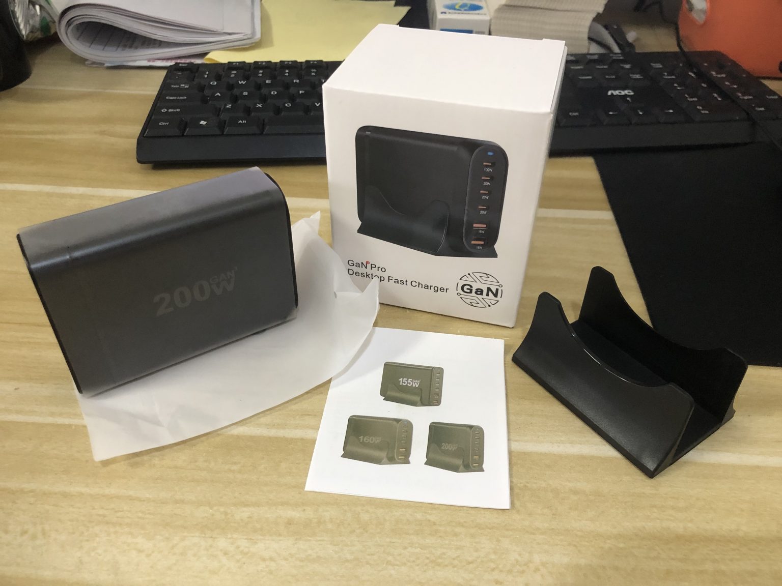 200W desktop GaN charger sample with packaging and desktop stand
